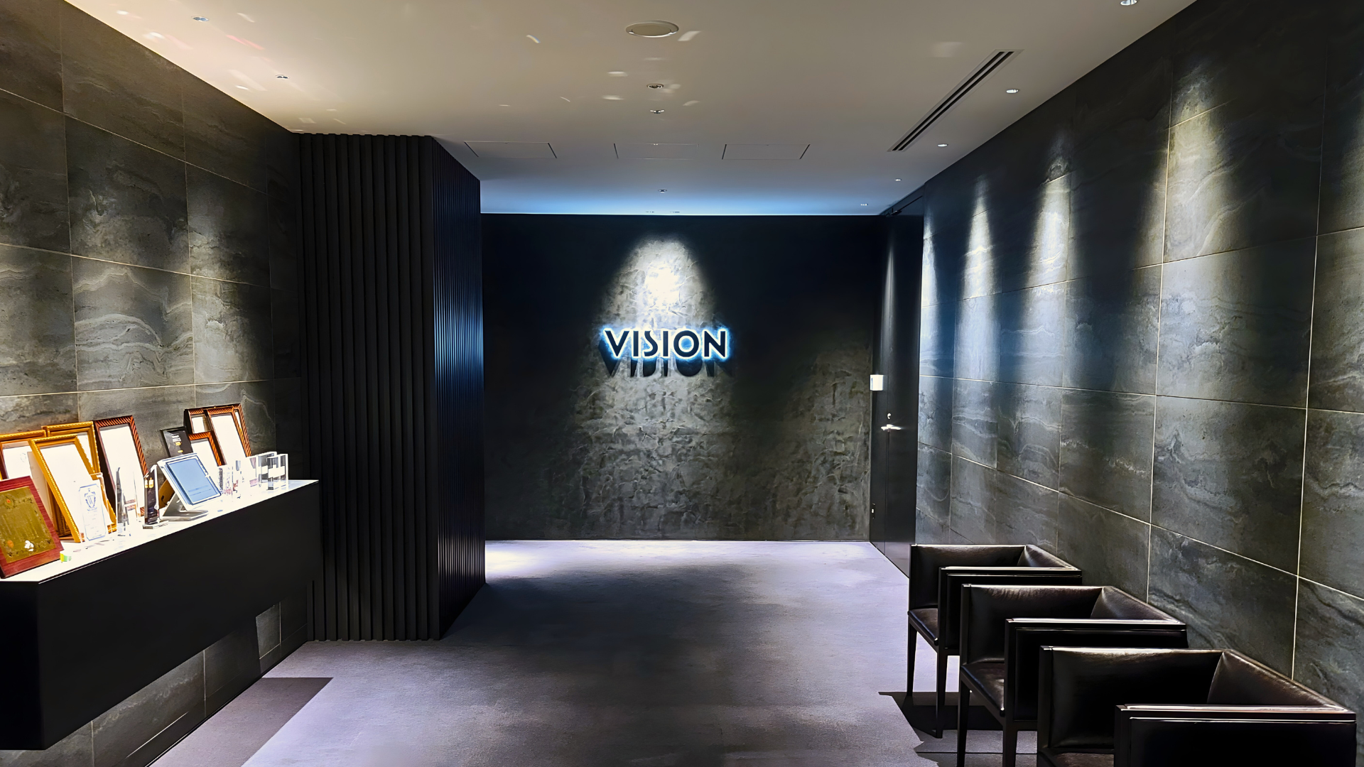 エントランスメイン